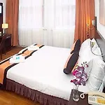 Falcon Plaza Centre Hotel