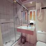 Falcon Plaza Centre Hotel