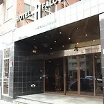 Falcon Plaza Centre 3*
