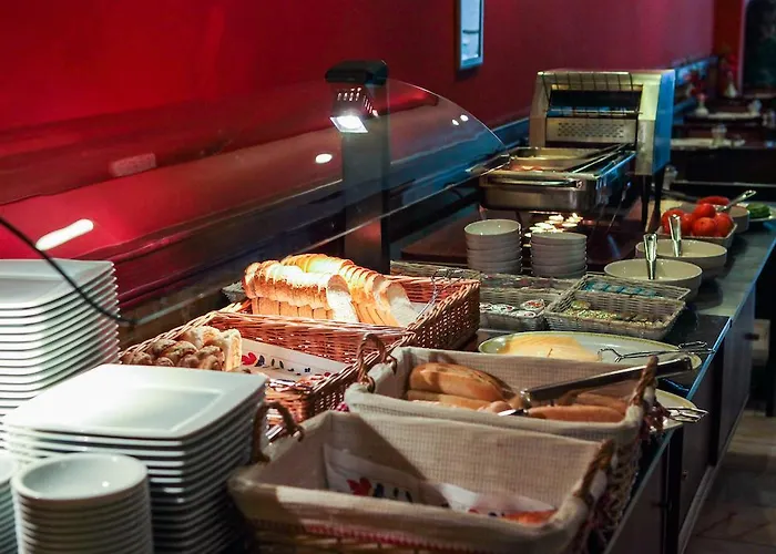 Hotel Falcon Plaza Centre 3*