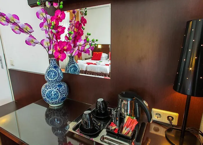 Hotel Falcon Plaza Centre 3*