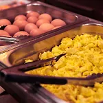 Falcon Plaza Centre Hotel 3*