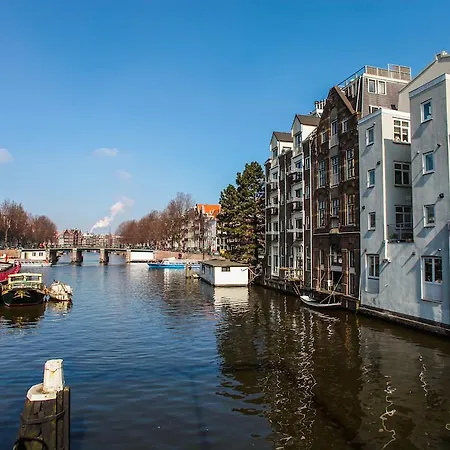 Falcon Plaza Centre 3*