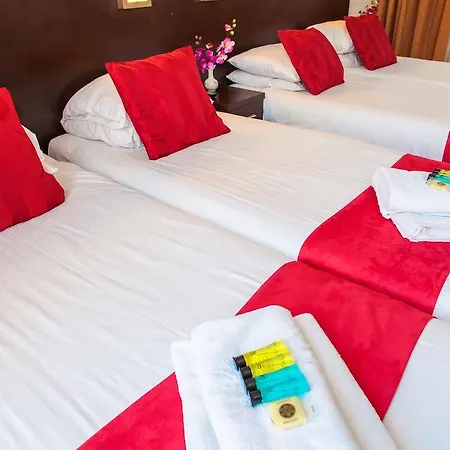 Hotel Falcon Plaza Centre