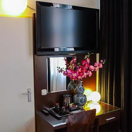 Hotel Falcon Plaza Centre