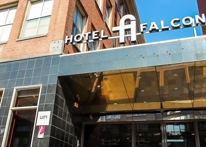 Falcon Plaza Centre 호텔