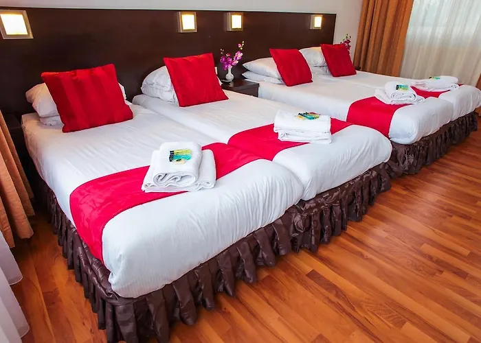 호텔 Falcon Plaza Centre