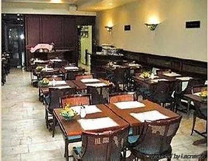 호텔 Falcon Plaza Centre