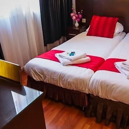 Hotel Falcon Plaza Centre