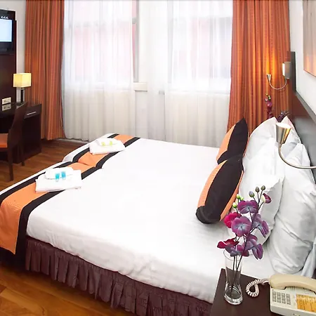 Falcon Plaza Centre Hotel