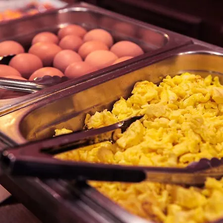 Falcon Plaza Centre Hotel 3*